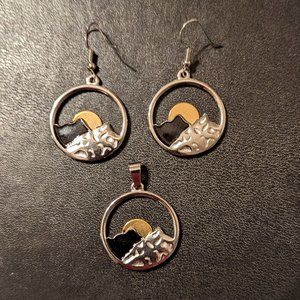 Aspen Jewelers Pendant and Earrings Set